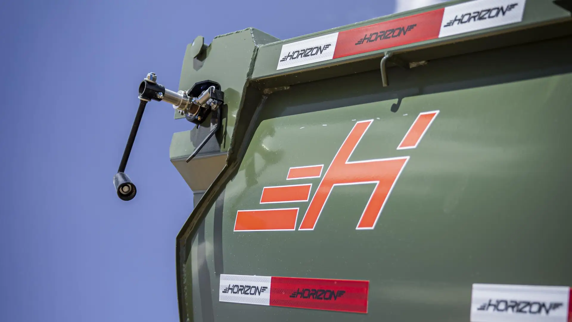 horizon trailers img